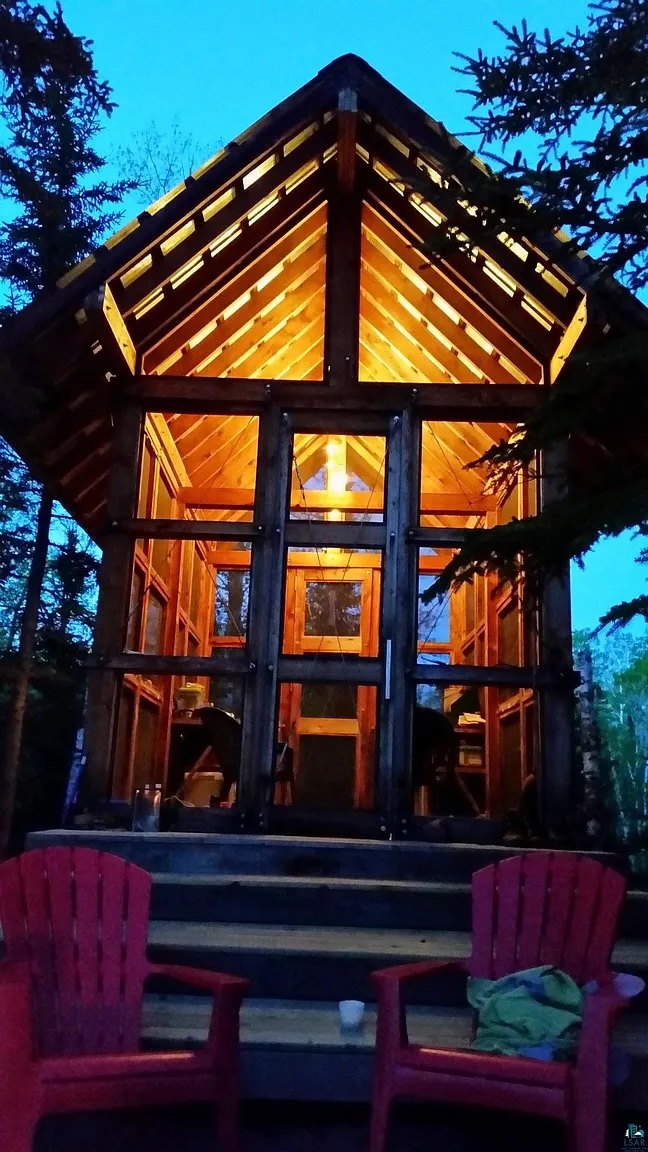 Screened house